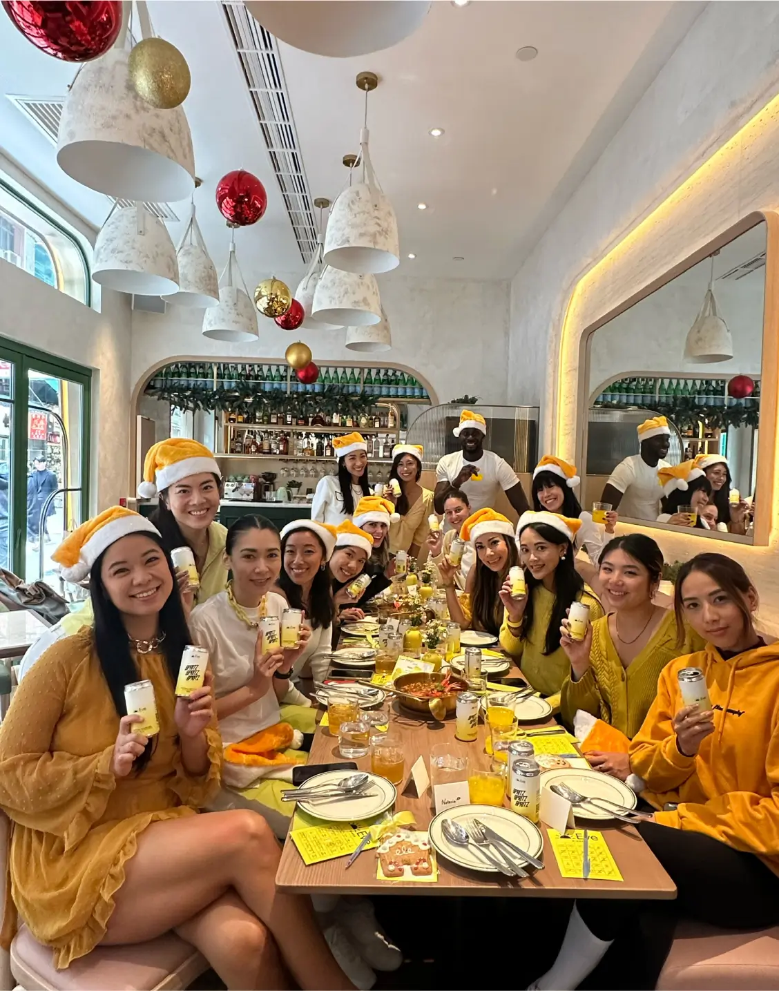 Eve Bliss Community enjoying a wellness brunch together